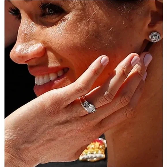 Sparkly Cushion Statement Ring size 6 NIB Megan M - Picture 7 of 9